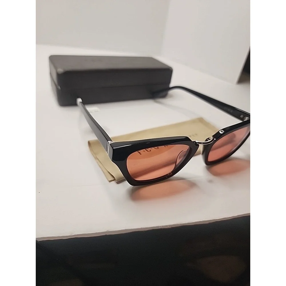 VonZipper Jinx Sunglasses Black with Rose Amber Gradient Lenses‎ Cat Eye